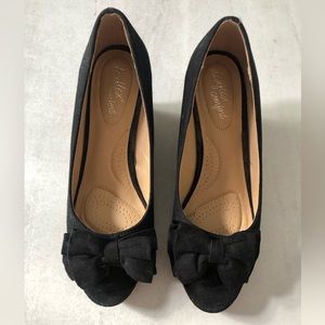 Canvas shoes with cork wedge